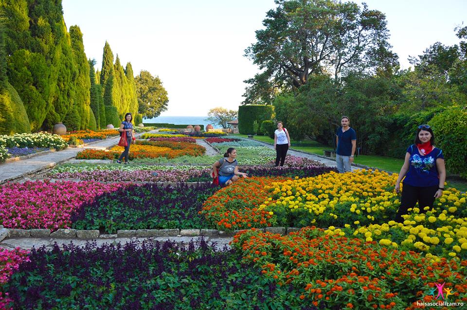 Gradina-Botanica-unica-in-Europa-Centrala-si-de-Est-de-la-castelul-Balcic-Regina-Maria.jpg (159 KB)