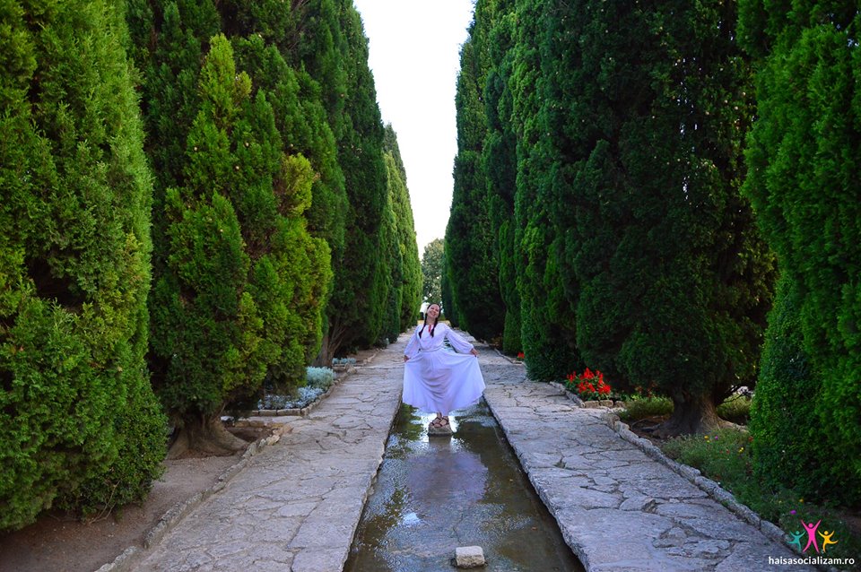 Izvorul-Sfant-din-gradina-castelului-Reginei-Maria-de-la-Balcic.jpg (172 KB)