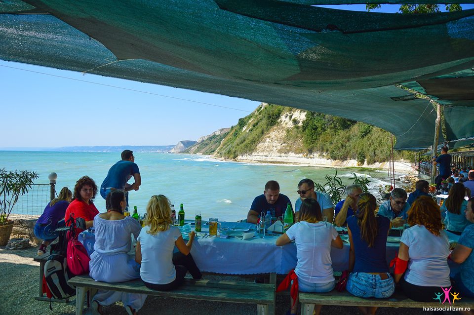 la-Dalboka-ferma-de-midii-poti-sa-privesti-marea-in-timp-ce-servesti-masa.jpg (131 KB)